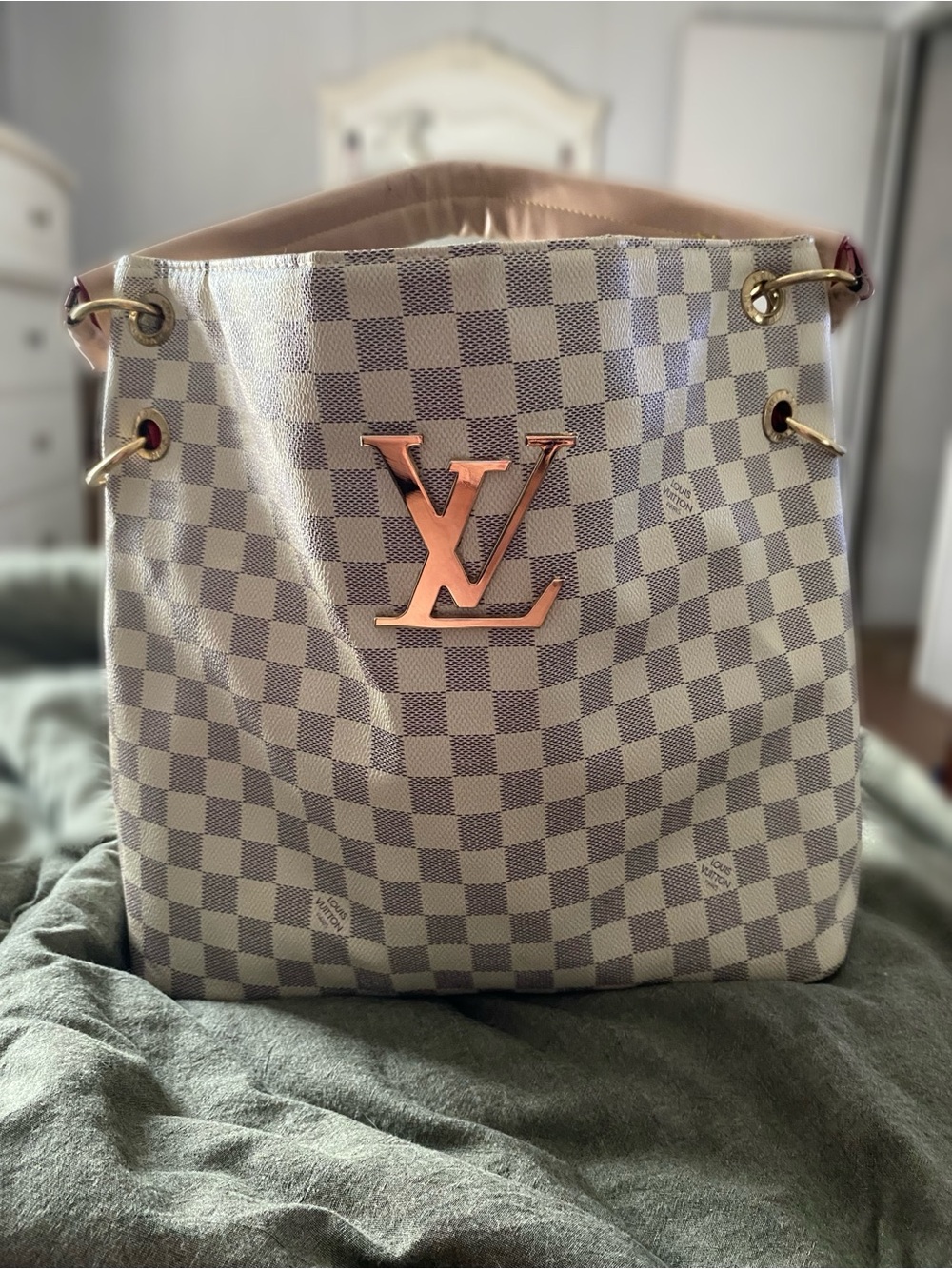 Beige/White Tote Bag